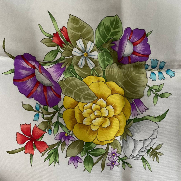 Gucci 100% Silk Floral Print Scarf - Picture 9 of 16